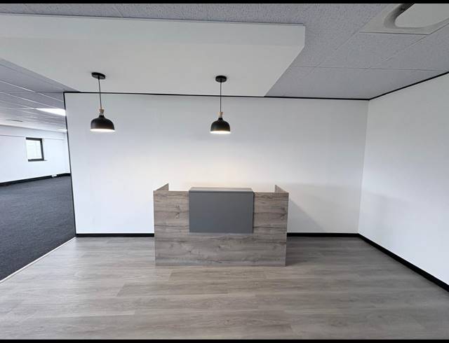 738M² OFFICE TO LET IN MIDRIDGE PARK